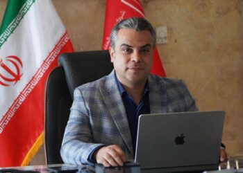 افتتاح بزرگ‌ترین رستوران کف شیشه‌ای کشور در کیش