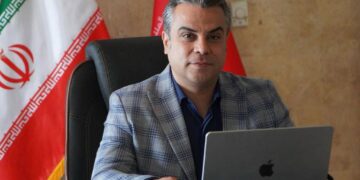 افتتاح بزرگ‌ترین رستوران کف شیشه‌ای کشور در کیش