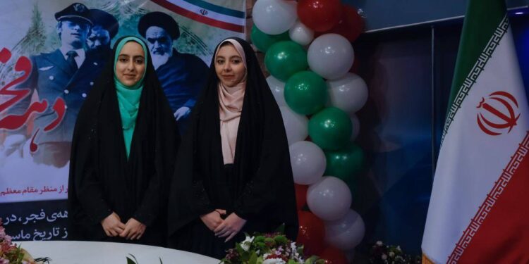 پنجمین شب برنامه (ایران ۴۵) به شهدای مدافع سلامت تقدیم شد