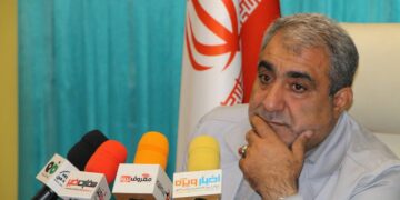 به قانون اساسی و اجرایی شدن تام و تمام ان معتقدم