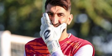 کری خوانی بیرانوند برای پرسپولیس ها قبل از بازی بزرگ