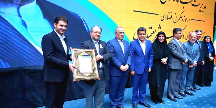 اعطای نخستین نشان ملی مدیریت کسبوکار کشور