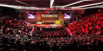 از بانکداری نامرئی تا وفاداری سازمانی؛ آنچه در تلسی بیزنس‌تاک ۲۰ گذشت