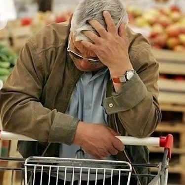 «آقای رئیسجمهور، لطفاً کار نکنید!»؛ یادداشتی تلخ از گرانی تخممرغ تا فروپاشی معیشت