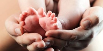 «بررسی علمی سن مناسب بارداری و پیامدهای تأخیر در آن»