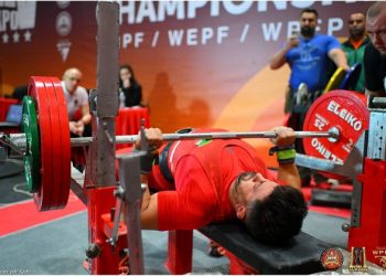 سکوی جهانی با عکس شهید