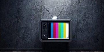 «تلویزیون دوباره سوژه فضای مجازی»