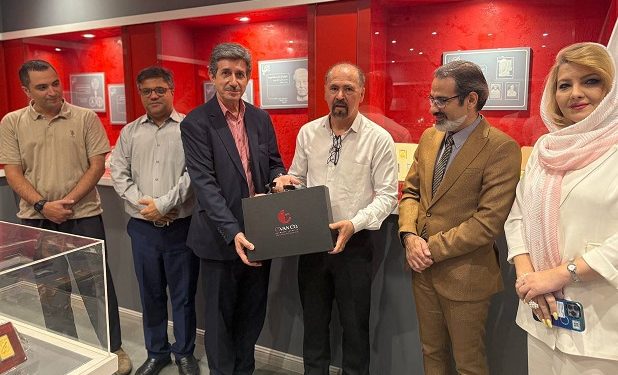 دبیرکل انجمن مدیران ماندگار از موزه تمبر طلا و نقره ایران بازدید کرد